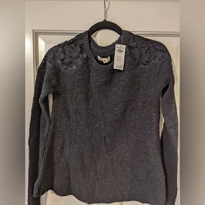 Hollister Sweater NWT Size Medium